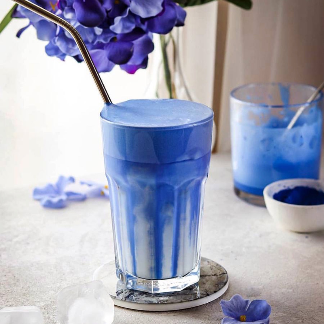 لیوان کازابلانکا محصول پاشاباغچه 