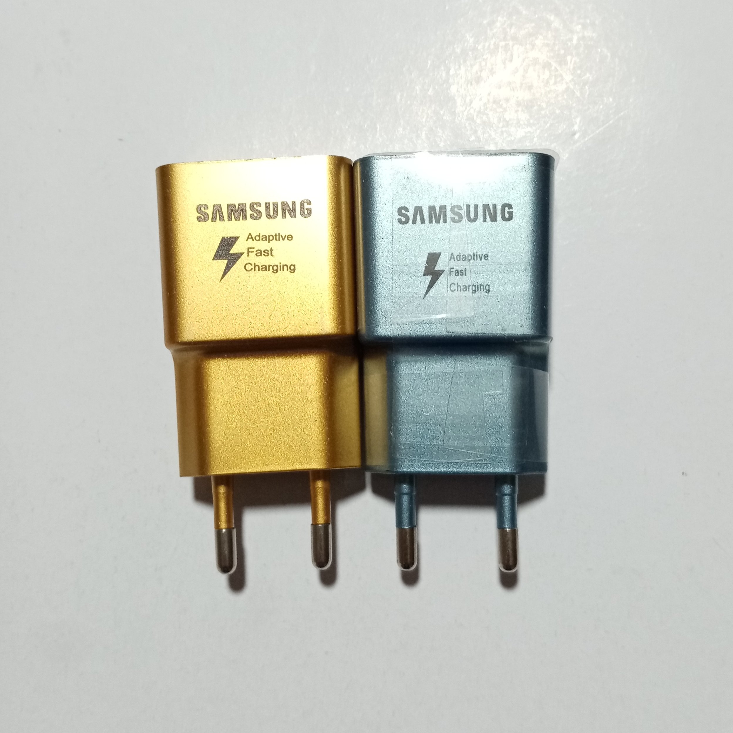 شارژر دیواری(کلگی،کله شارژ،آداپتور)چراغ دار سامسونگ کیفیت کپی(غیر اصل)