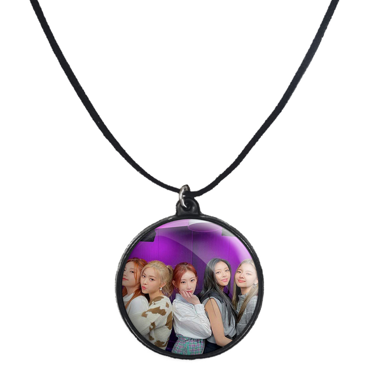 گردنبند پرمانه طرح گروه موسیقی ایتزی کد pmb.13199 مدل دو طرفه