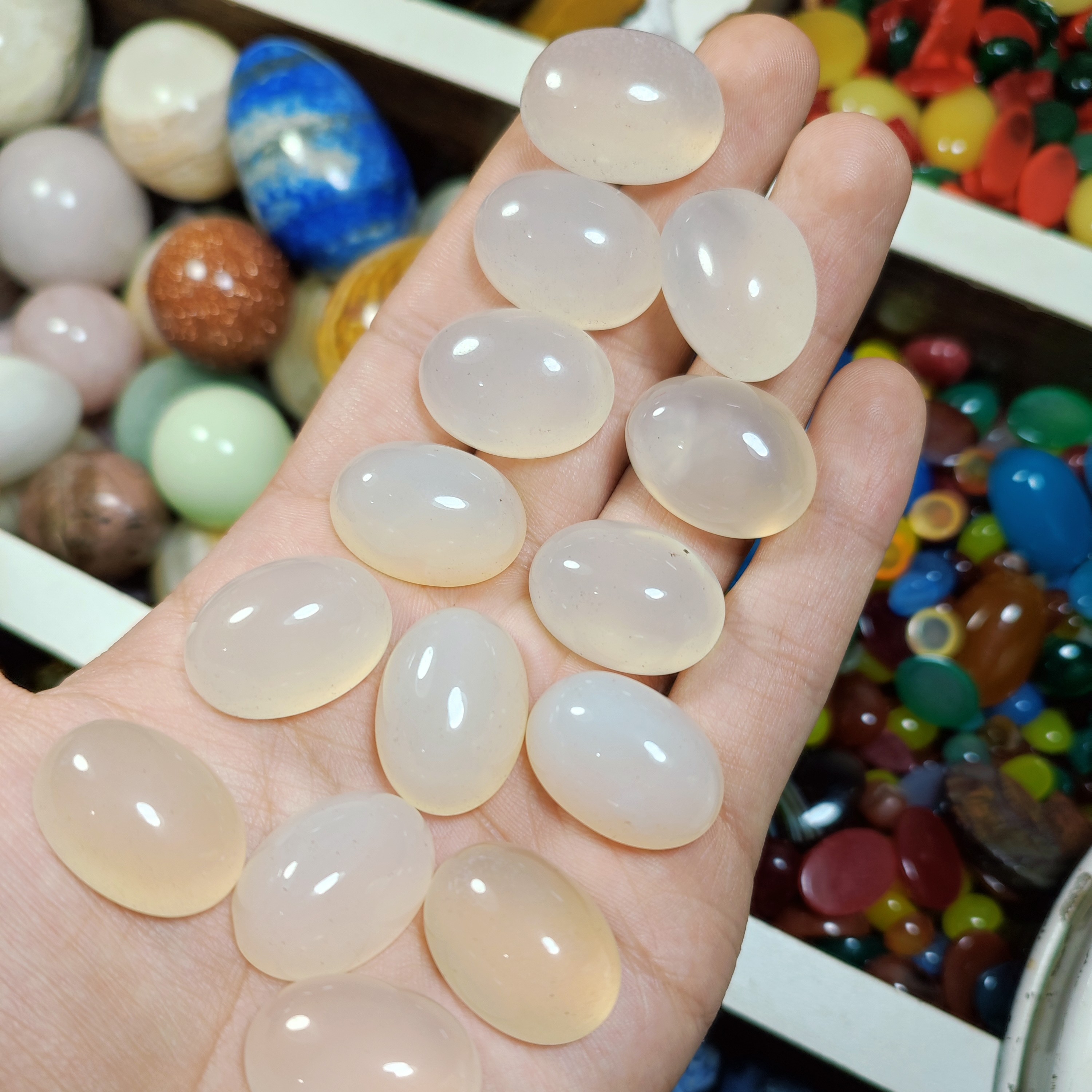 عقیق شیری سایز 25در18