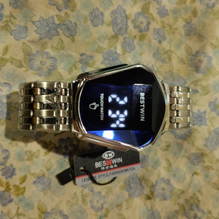 بهترین ساعت ها در انواع رنگ ها و بند ها 