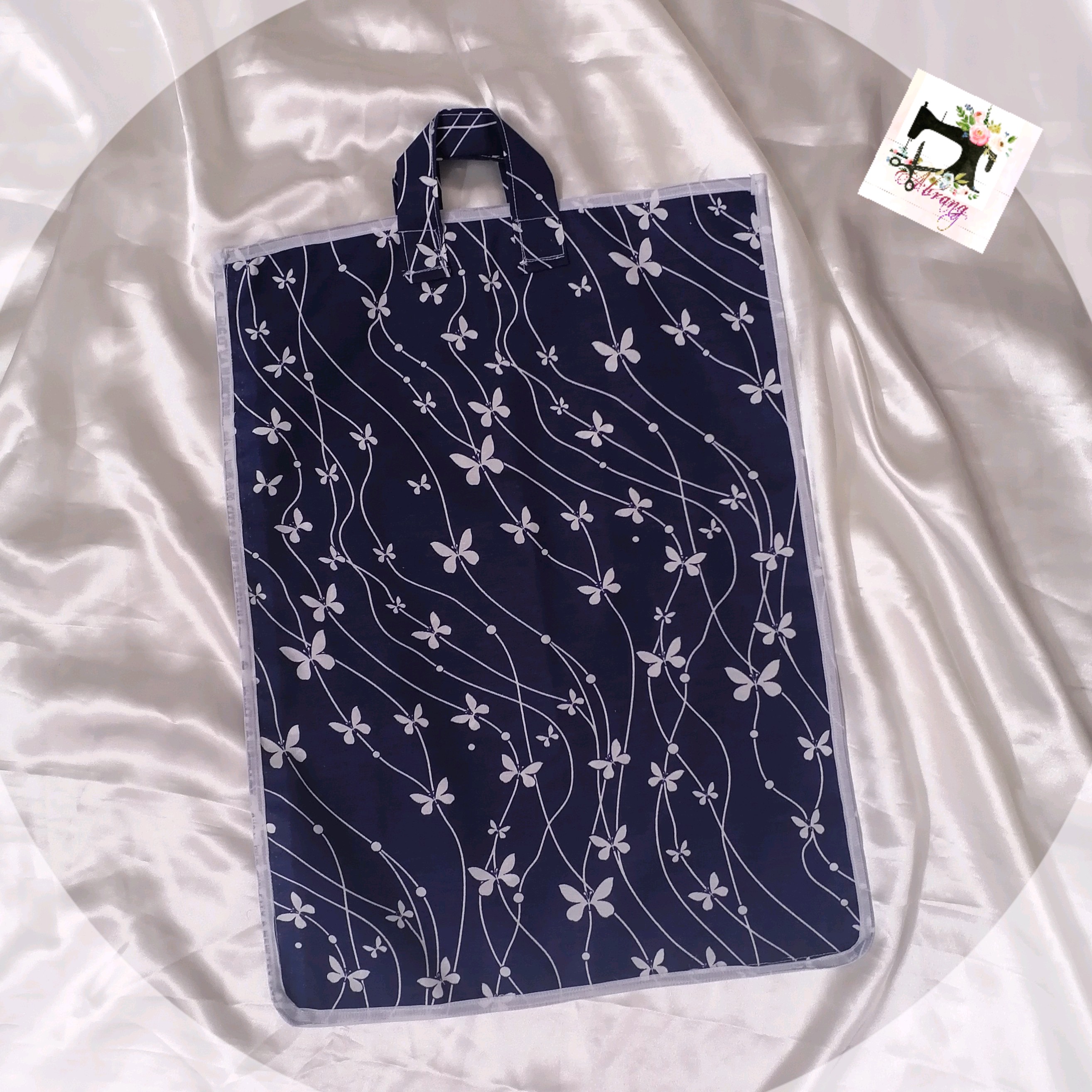 ساک خرید پارچه ای بادوام مدل پروانه سفیدابعاد 37در52 اتمام موجودی 