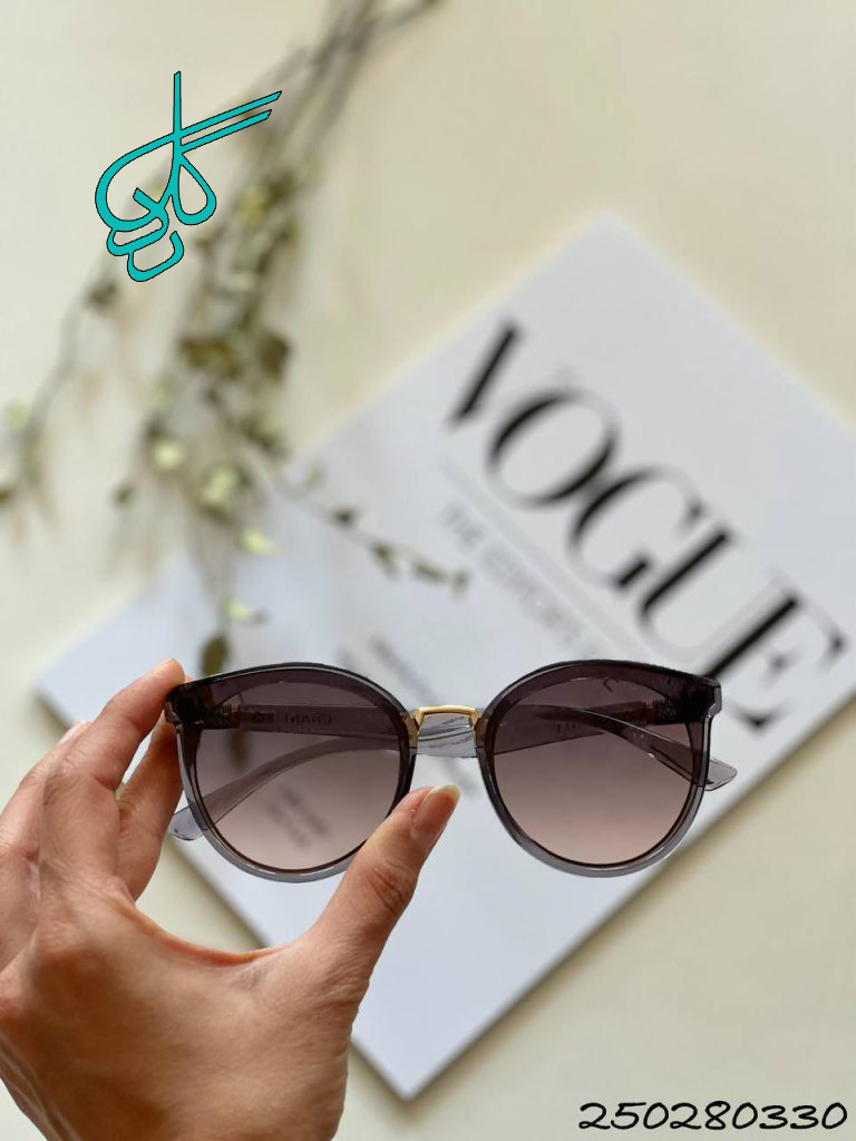 خرید عینک زنانه برند chanel دسته شاین دارای استاندارد UV400 فرم کائوچو همراه کاور و دستمال کد 2415157 - ردگل