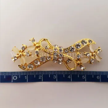 گل سینه جفتی طلایی