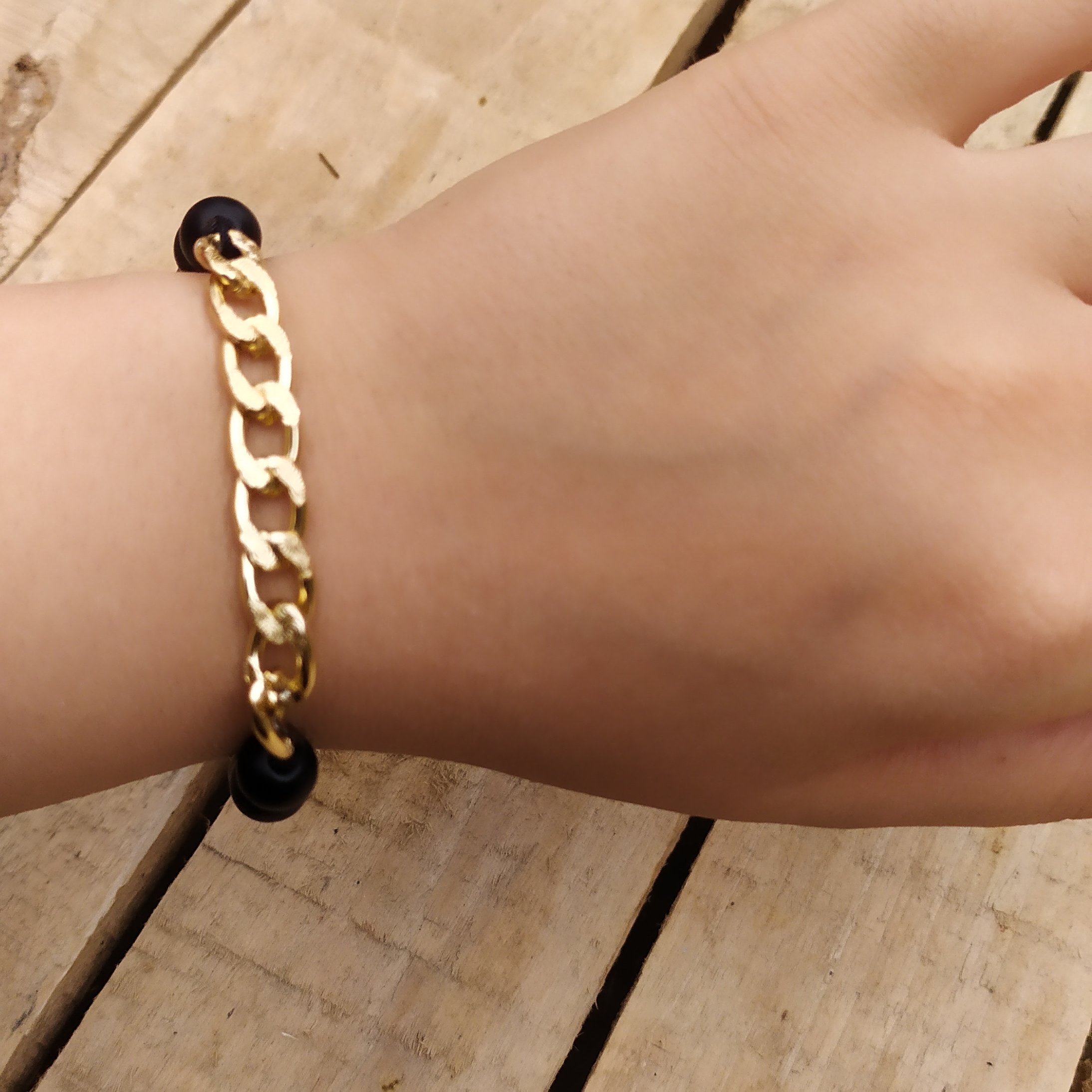 دستبند
دستبند اونیکس
دستبند کارتیر 
دستبند خاص