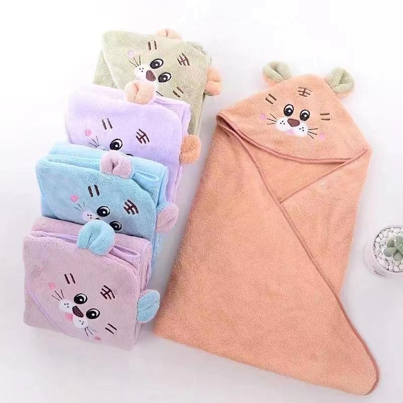 حوله حمام کلاه دار نوزاد