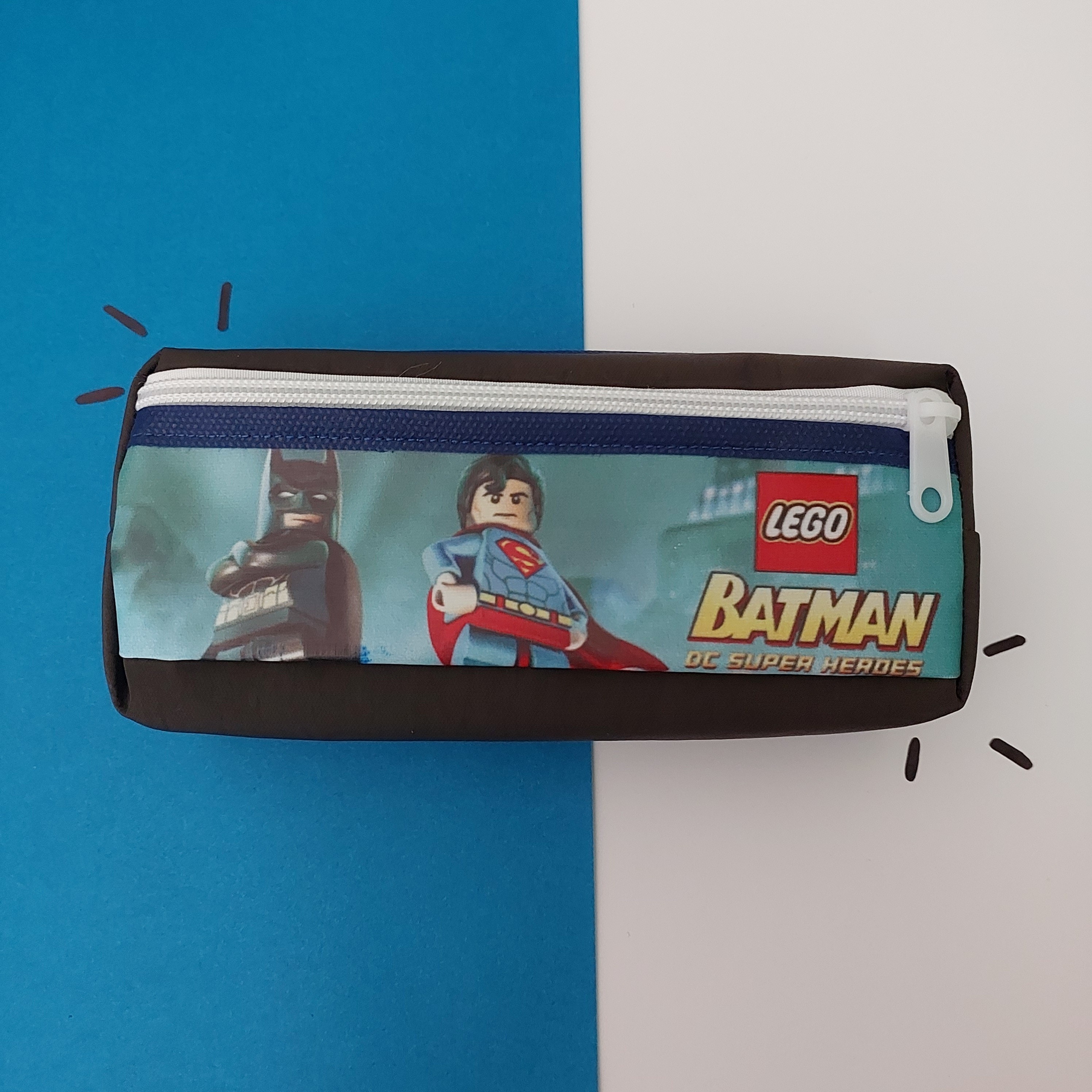 جامدادی جادار دو زیپ طرحدار مشکی طرح لگو مناسب دانش اموزان 