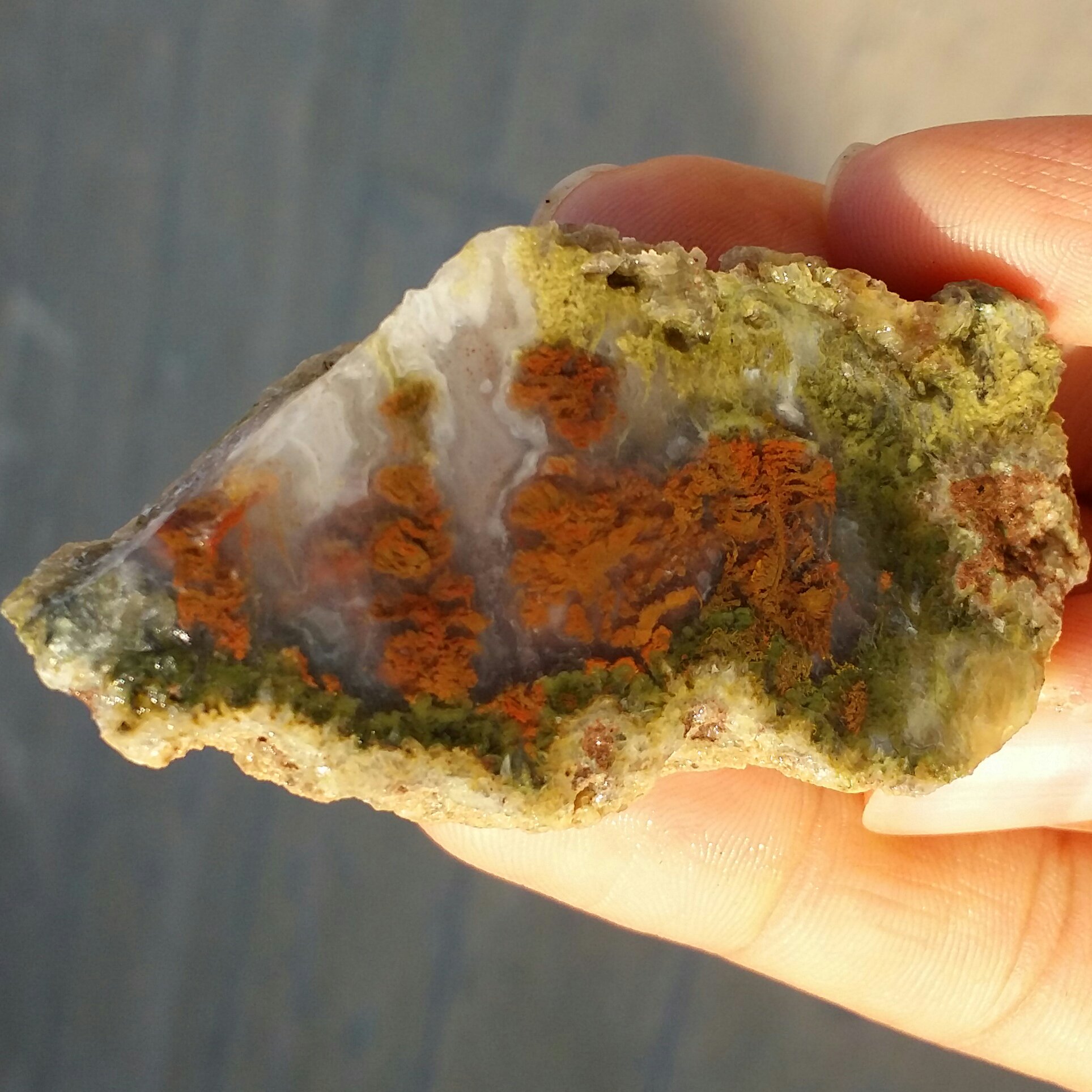 اسلایس سنگ راف عقیق منظره خارق العاده بسیار دیدنی شاهکار خلقت کاملا طبیعی محشر
کد 8034