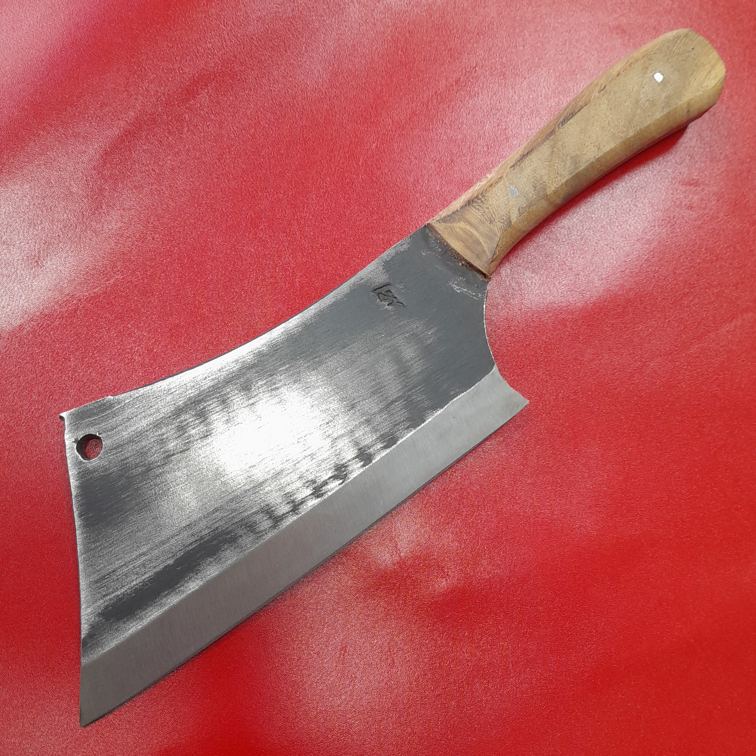 چاقوی زنجان ساطور قصابی فولادی شقه کردن گوسفندی فولاد فنرتویوتا 34 سانت 600 گرم مخصوص خرد کردن استخوان و شقه کردن گوسفند