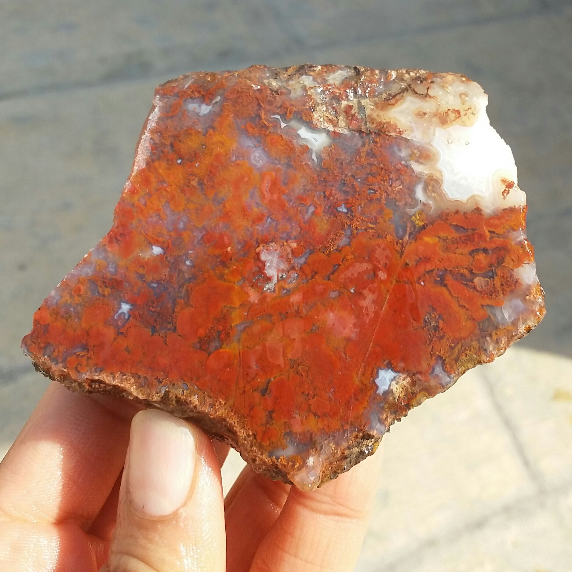 اسلایس سنگ راف عقیق منظره بسیار زیبا و خاص 100 در 100 طبیعی  شاهکار خلقت
کد 12130