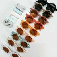 عینک های گرد  کائوچویی ترند روز  اسپرت  پلاریزه. uv400  . مناسب 1 تا 10 سال 