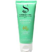 فلوئید ضد آفتاب لایت مداکنیل SPF50 سین بیونیم