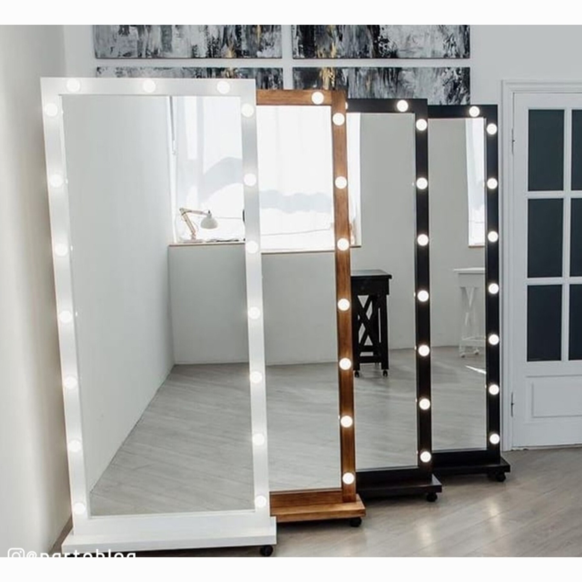 آینه لامپی هالیوودی کد 274 (هزینه ارسال با پس کرایه باربری به عهده مشتری میباشد )