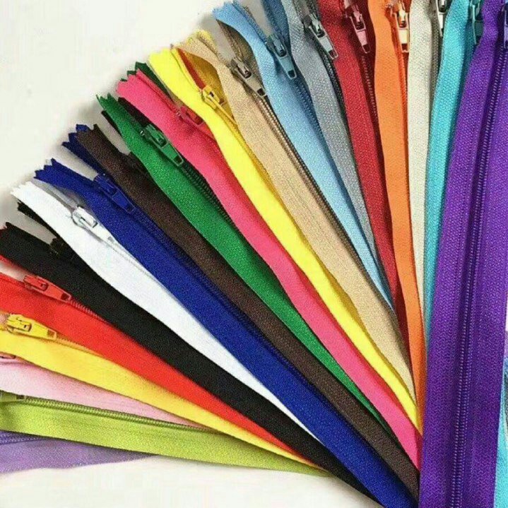 زیپ بیست سانت معمولی دنده 3،جهت شلوار ومناسب دامن کیف وغیره