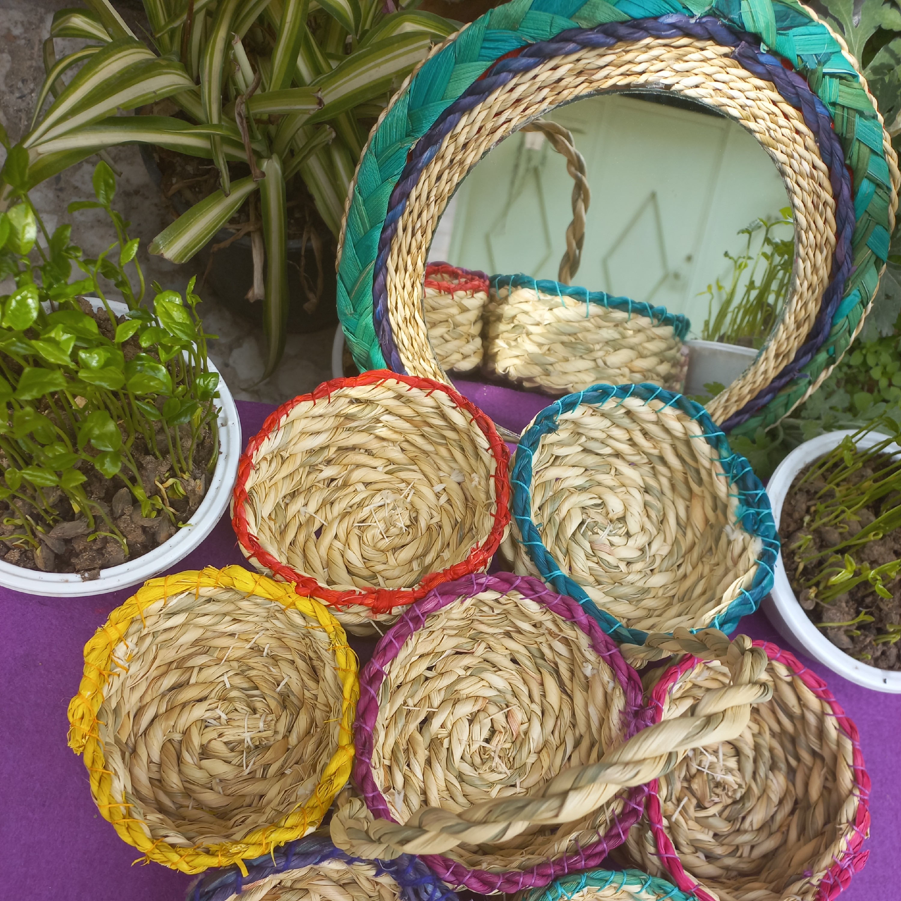 هفت سین حصیری.هفت سین.آینه.آینه حصیری.حصیر .صنایع دستی