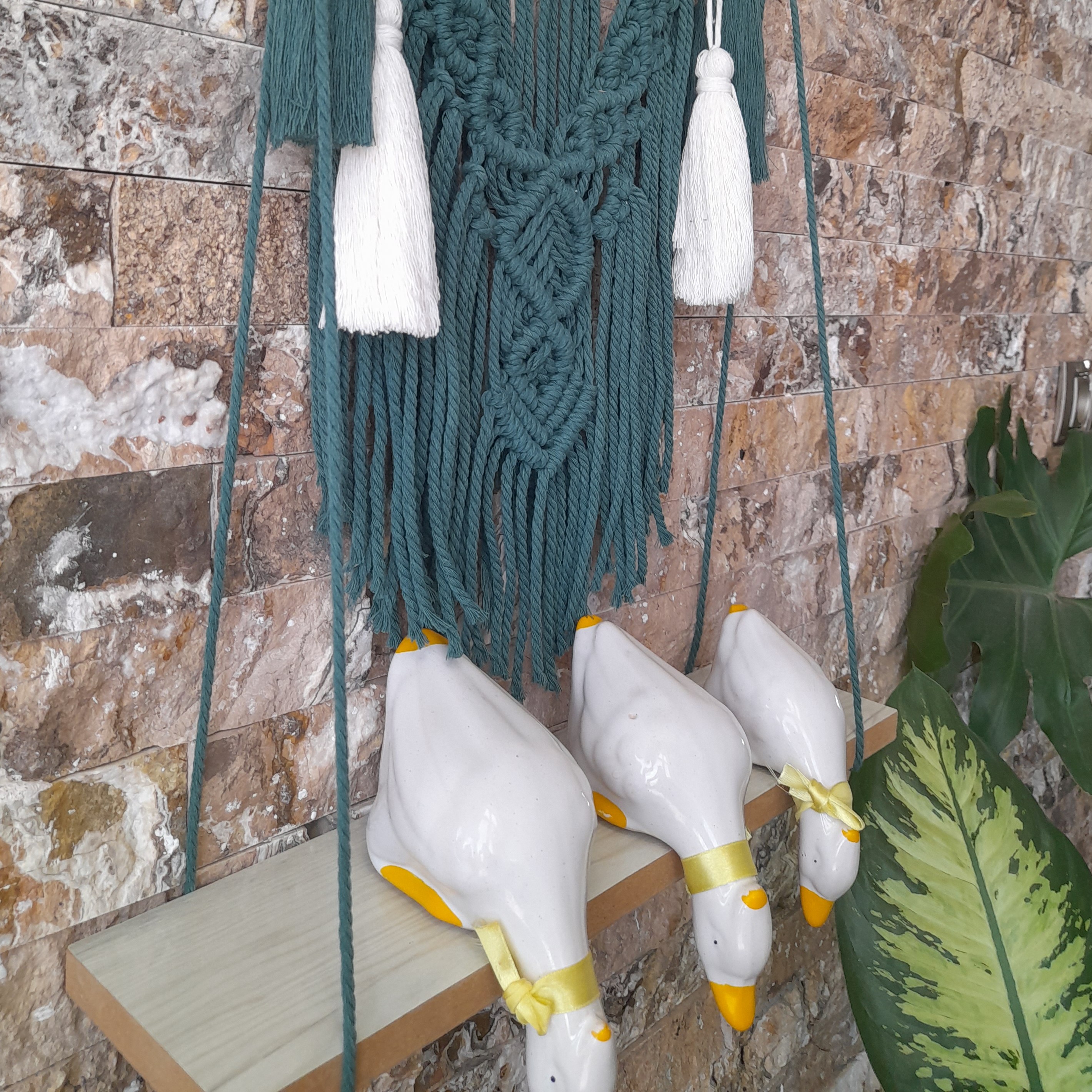 شلف دیواری مکرومه بافی