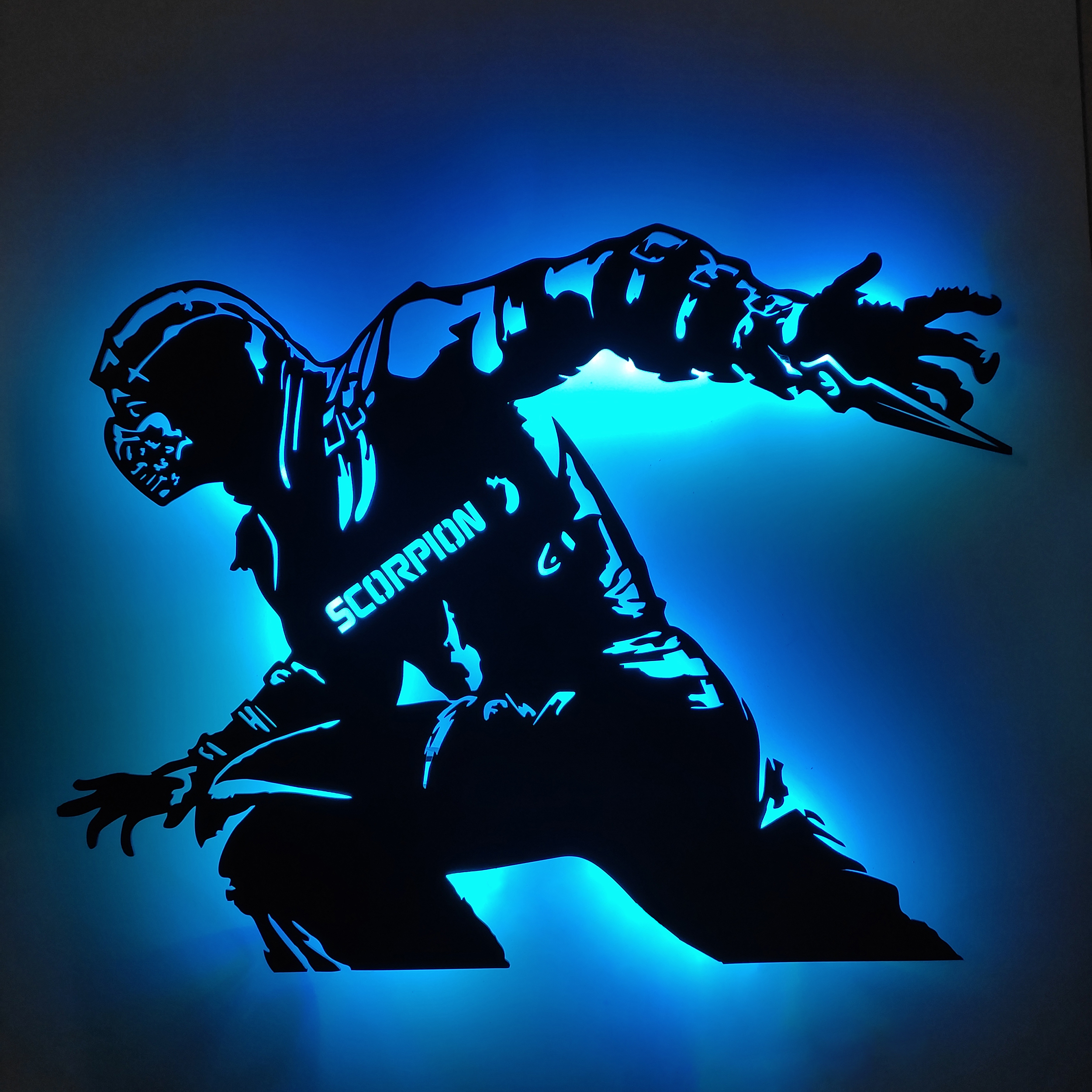 چراغ دیواری مدل اسکورپین ریموت دار