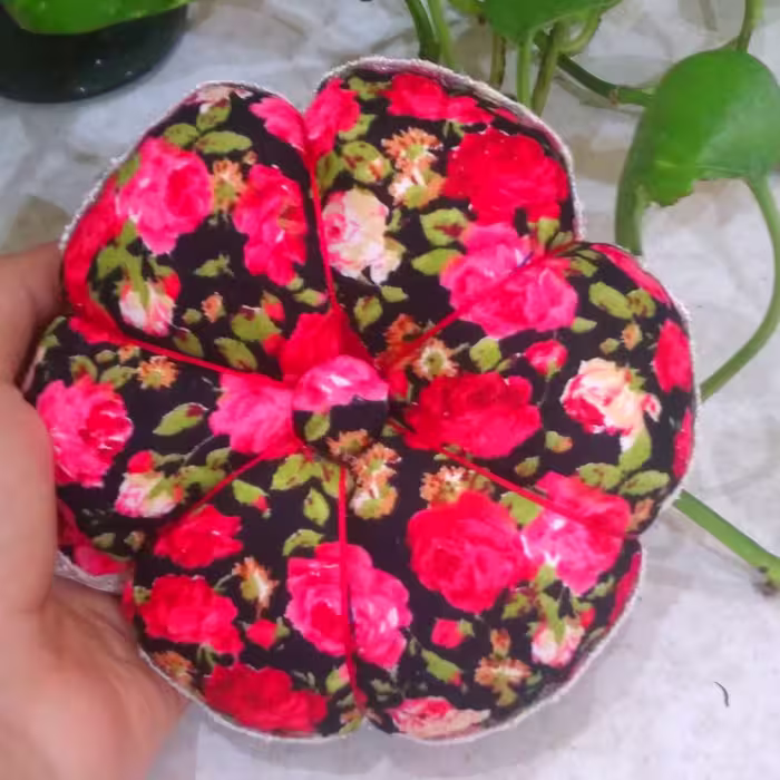 جا سوزنی گلگلی رنگ قرمز  (پس کرایه)