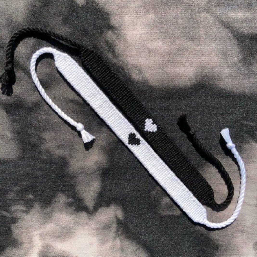 دستبند دوستی طرح قلب ست دوتایی مشکی و سفید کد 144