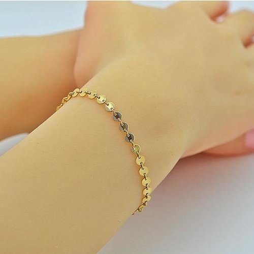 دستبند طرح سکه با قفل معمولی و رنگ ثابت و ضد حساسیت طول دستبند 18 سانت با 2سانت زنجیر اضافی برای تنظیم سایز