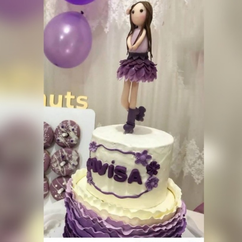 تاپر کیک از جنس خمیر چینی طرح دختر  کوچولو قیمت 150 تومن