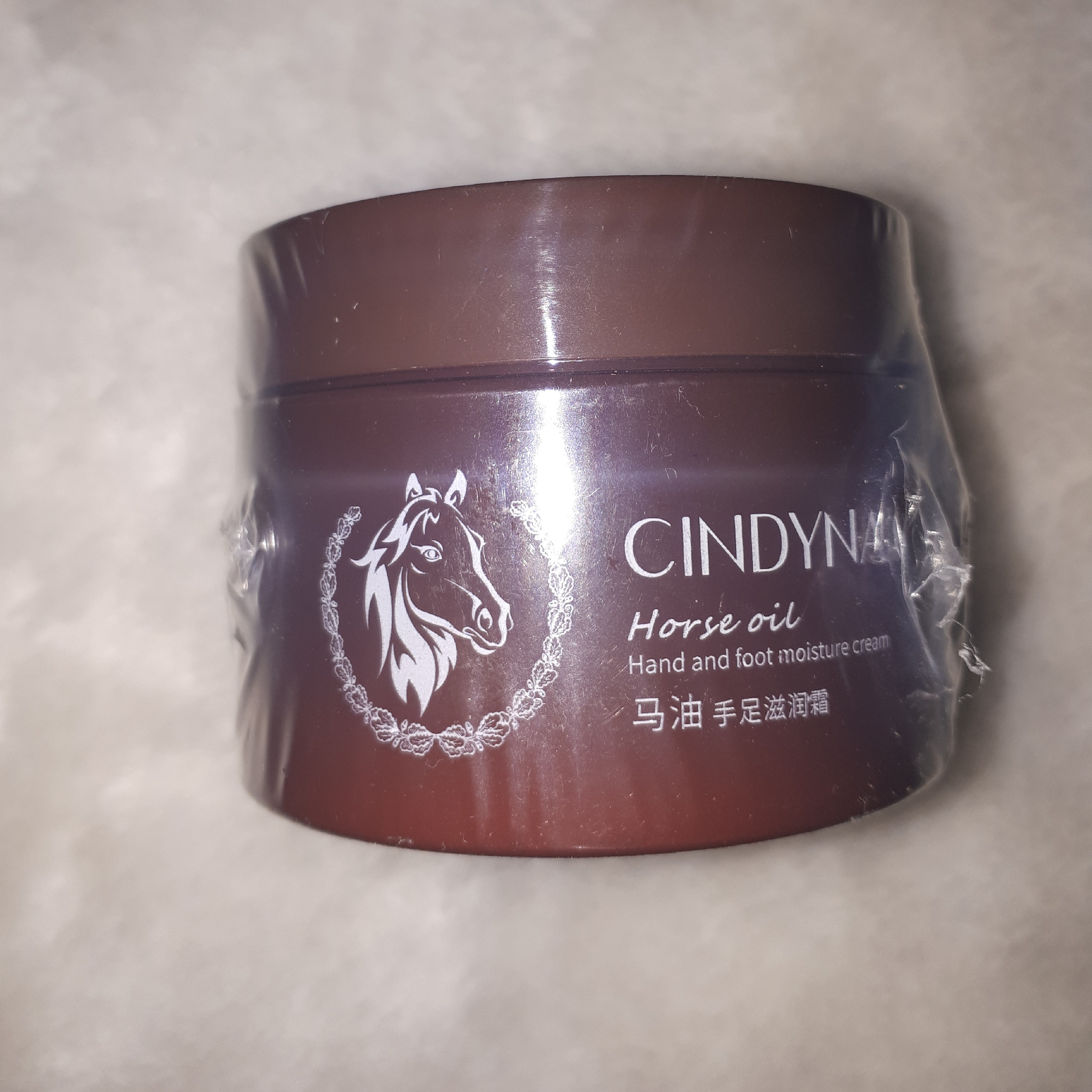 کرم کاسه ای روغن اسب 