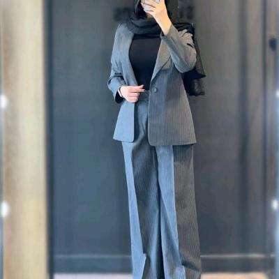 کت شلوار بلکا پشت دکمه