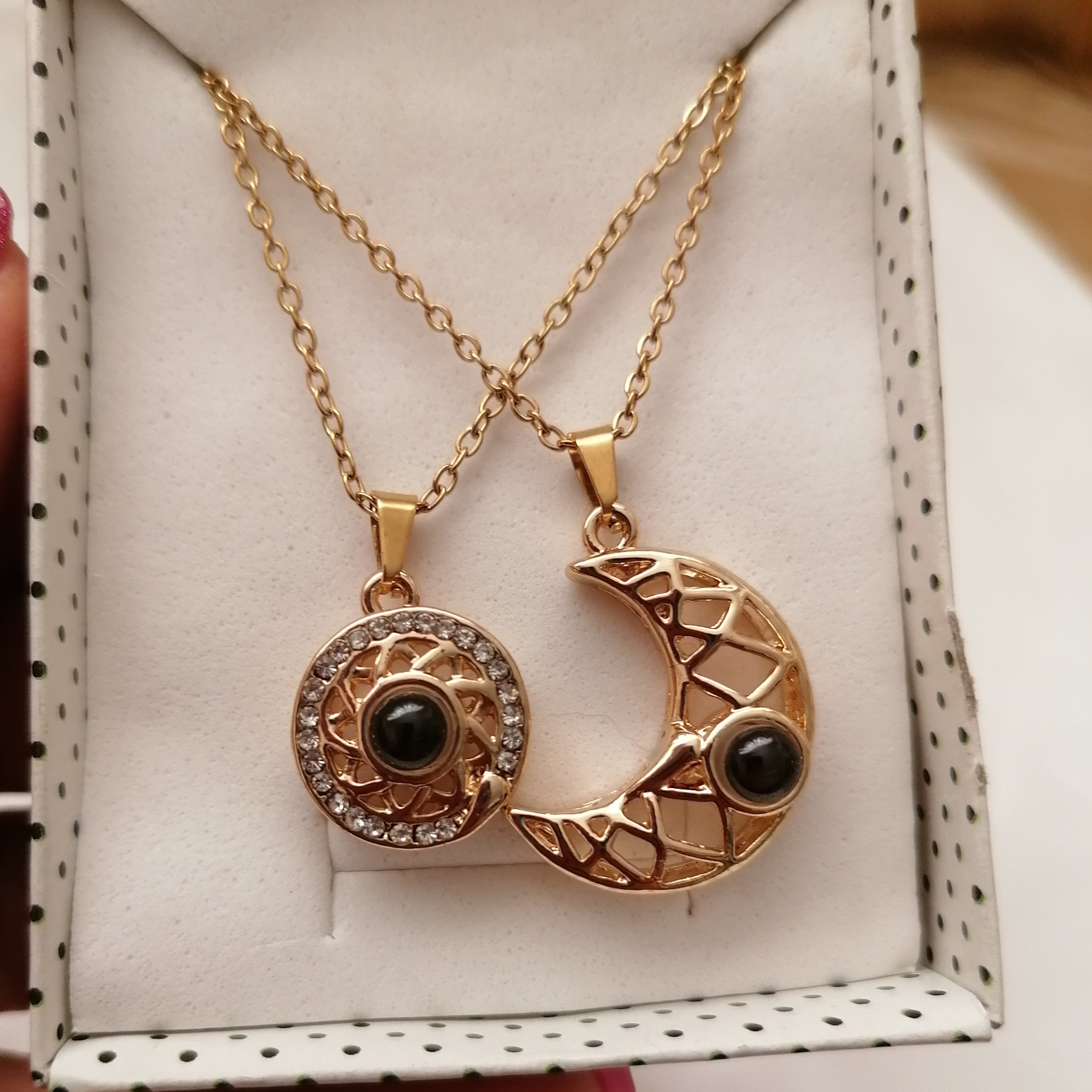 گردنبند دوست دارم به صد زبان