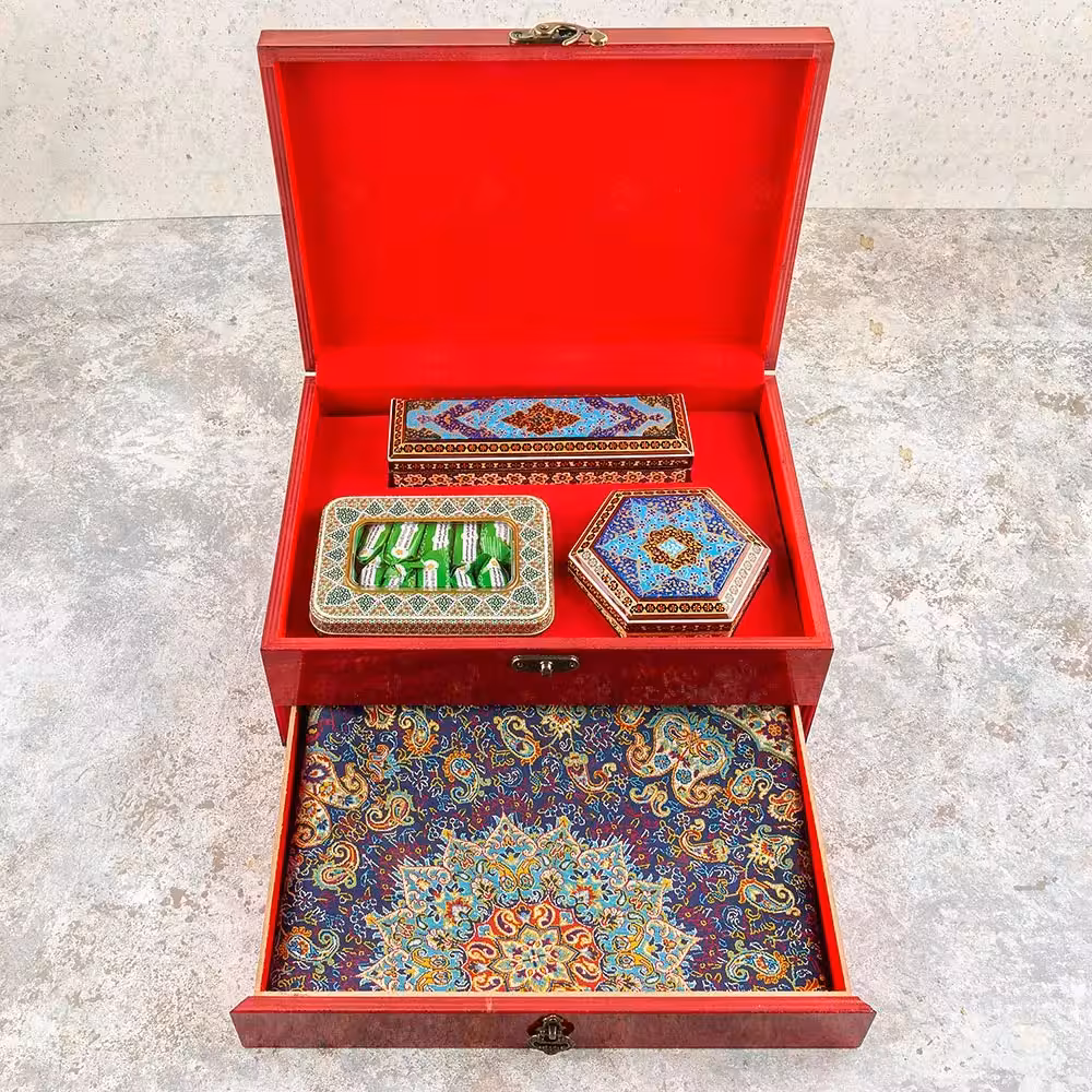 پک هدیه ایران(جعبه جواهرات خاتم کاری -جا قلمی خاتم -گز مظفری-ترمه ابریشم) یلدا