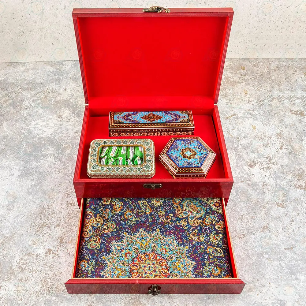 پک هدیه ایران(جعبه جواهرات خاتم کاری -جا قلمی خاتم -گز مظفری-ترمه ابریشم) یلدا