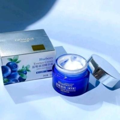 کرم آبرسان و مرطوب کننده بلوبری