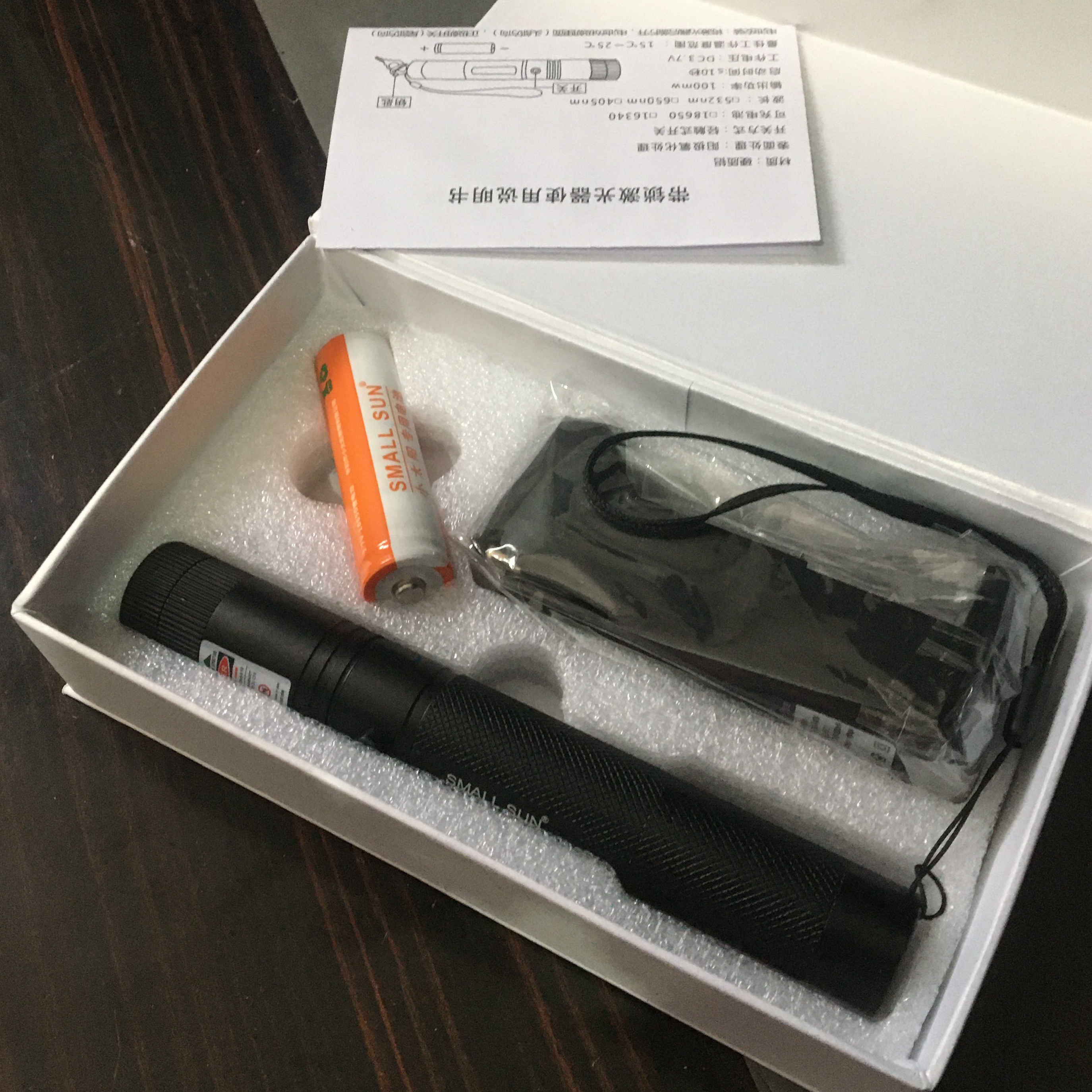 لیزر اورجینال پک اصلی حرارتی آسمال سان 12کیلیومتر برد چاقو شکاری چراغ قوه جیبی  