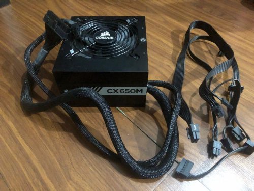 پاور CORSAIR CX650M نیمه ماژولار (استوک)یک کابل کسری دارد