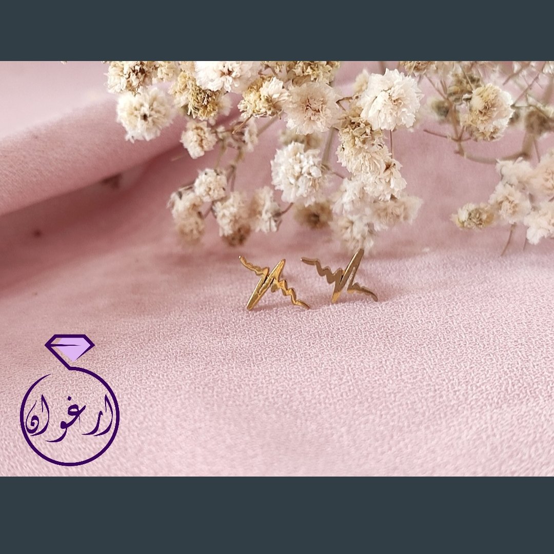 گوشواره میخی