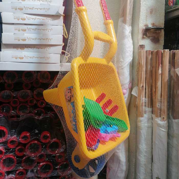 فرغون با لوازم بزرگ