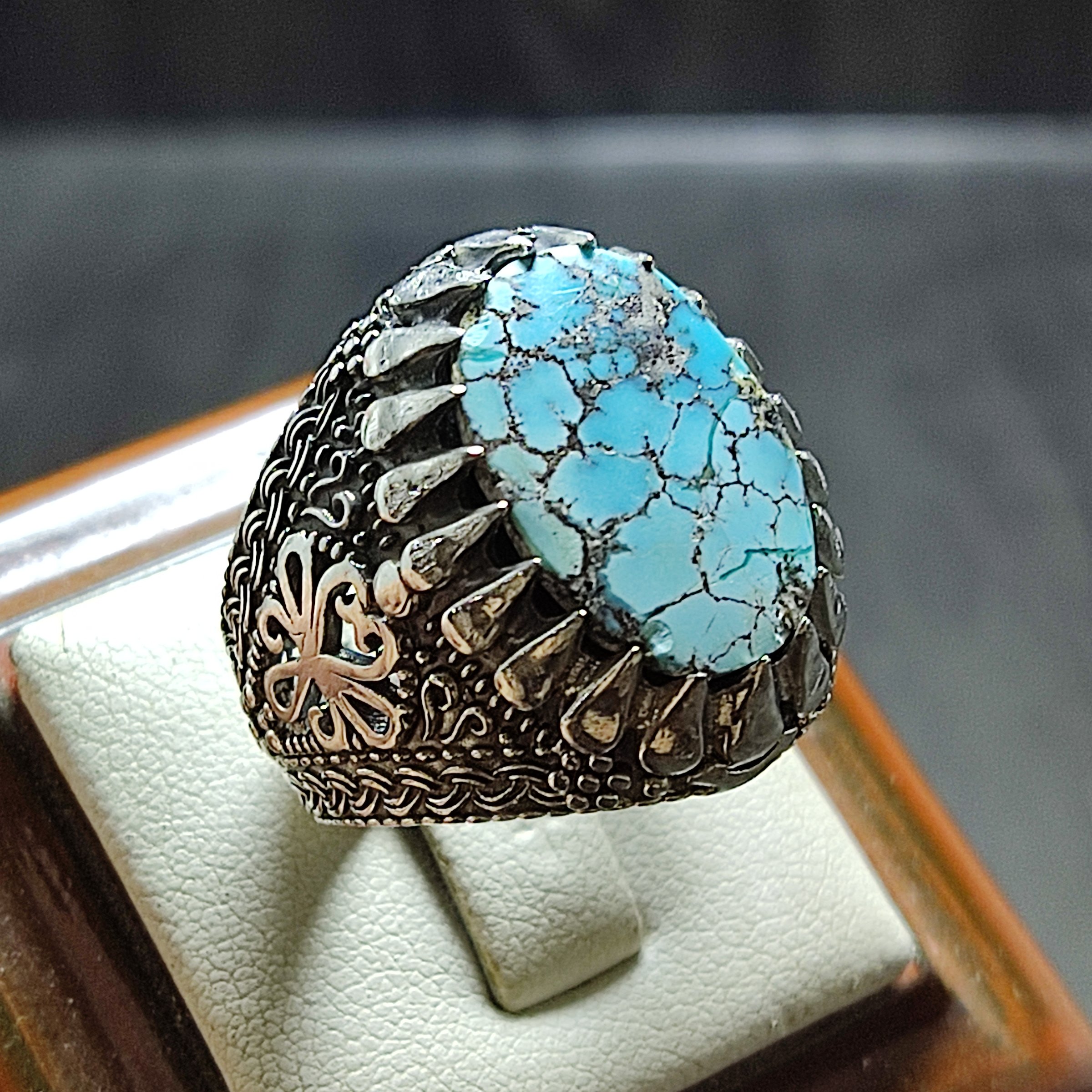 انگشتر نقره مردانه با نگین فیروزه نیشابوری طبیعی آبی شجری خوش رنگ و طبع 