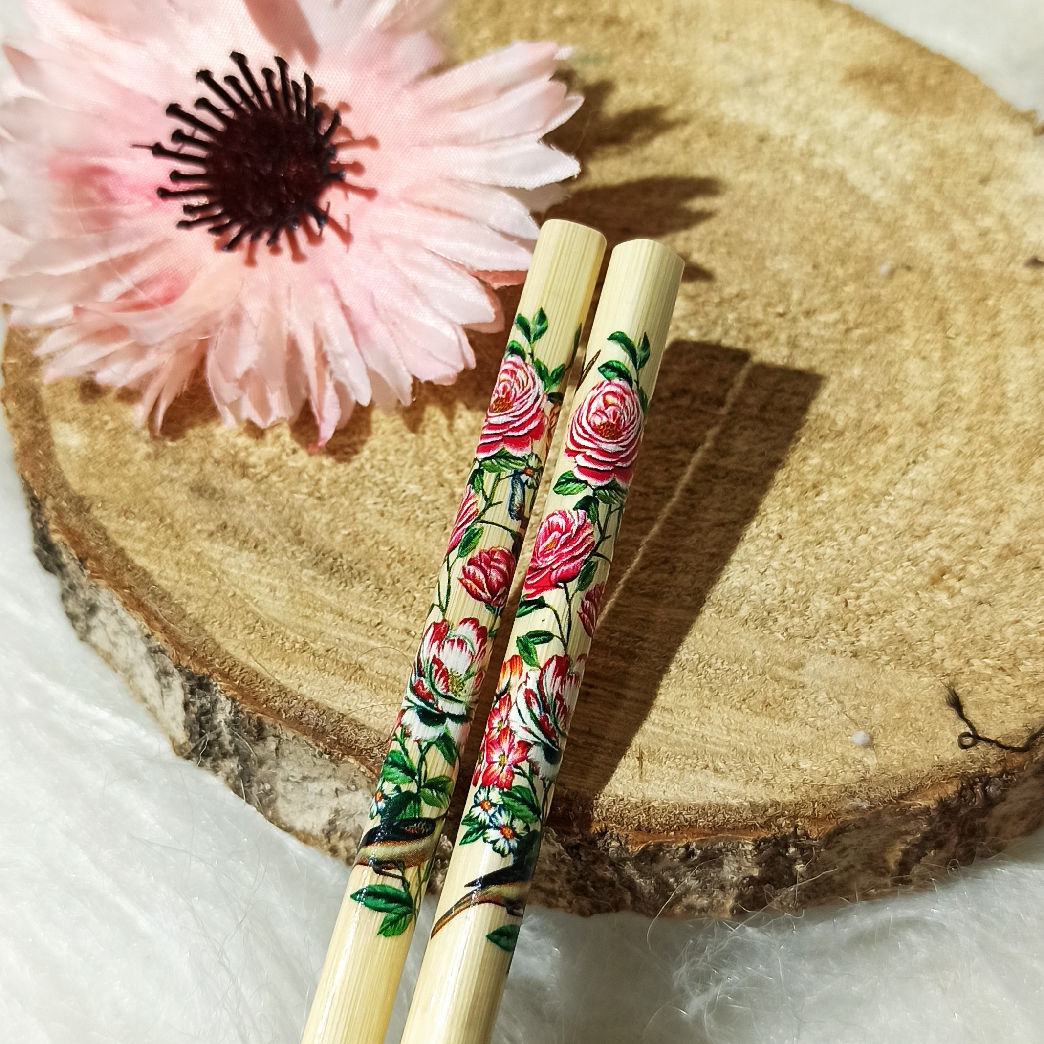 چاپستیک یا چوب غذاخوری کره ای جنس بامبو طرح گلدار  صورتی زیبا
