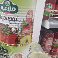 رب گوجه فرنگی  مزرعه 800 گرمی کلید دار 40 هزار تومان قیمت روی آن 45 هزار تومان 