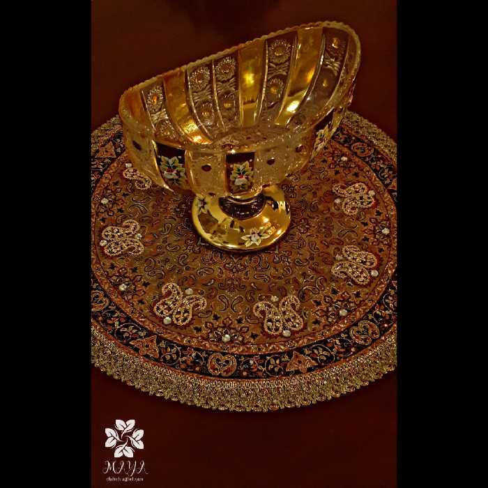 رومیزی گرد با قطر 50،ابریشمی، سرمه دوزی شده اختصاصی