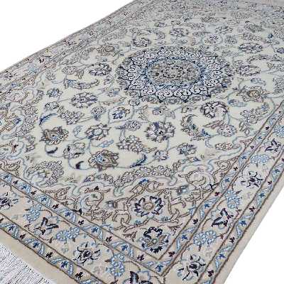 فرش دستبافت یک ونیم متری مدل نایین کد ۱۴