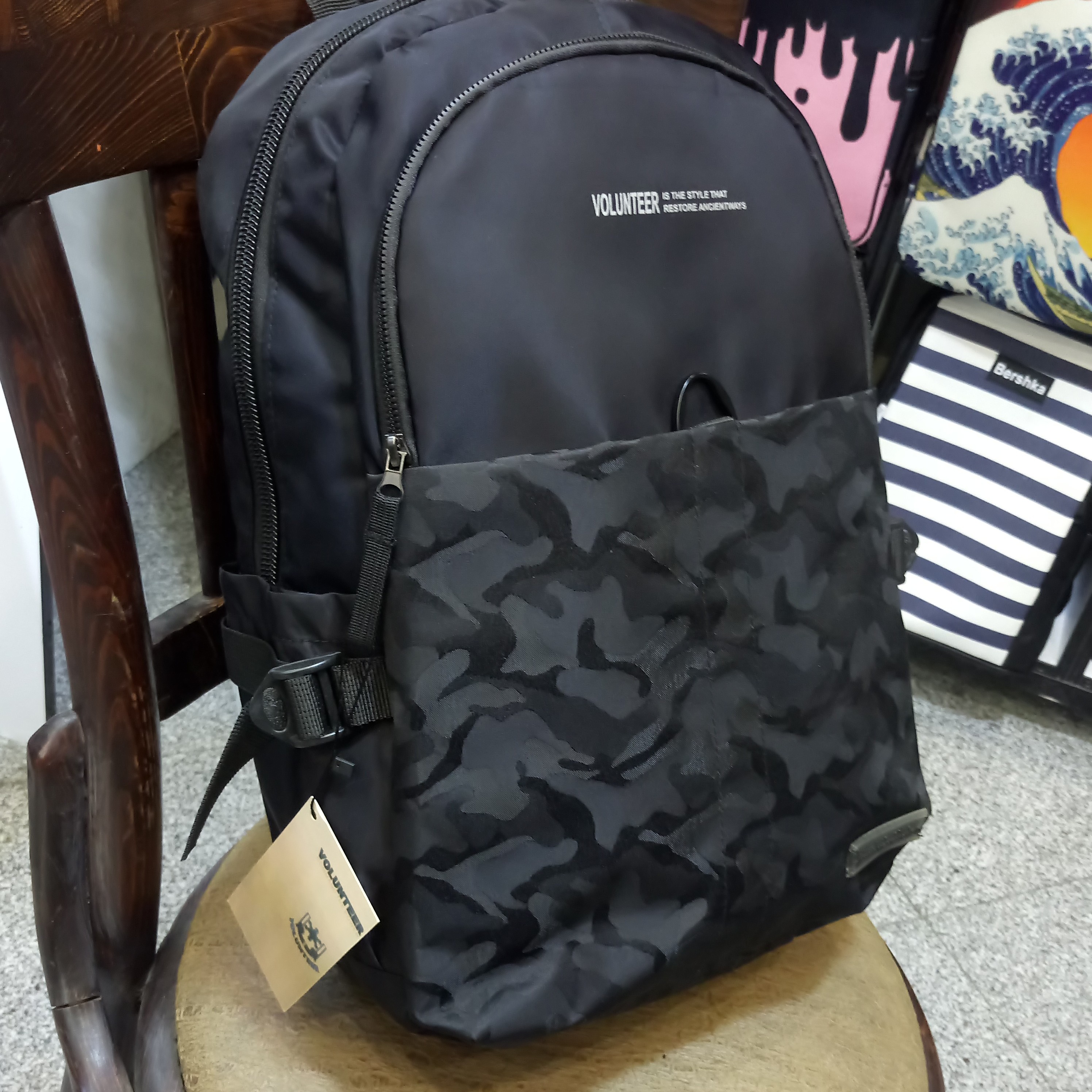 کوله پشتی جنس خوب و عمری جادار و با کیفیت کوله پشتی ساده و با کیفیت کوله پشتی چریکی چیریکی 