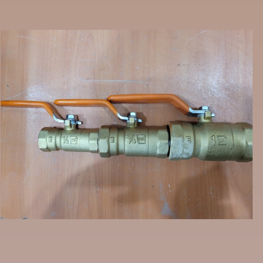 شیر گازی برنجی  1  اینچ  آذر