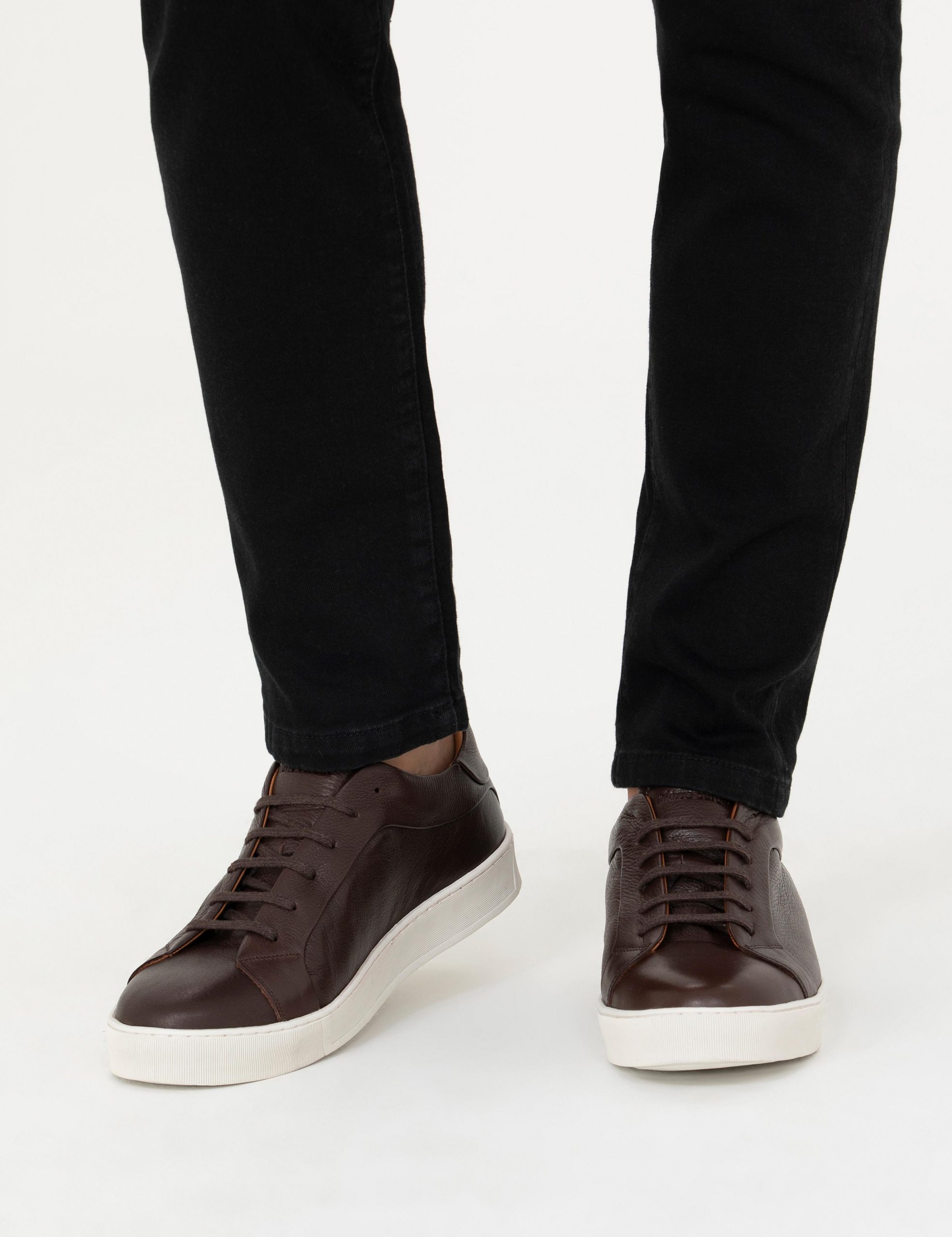 کفش روزمره مردانه قهوه ای پیرکاردین - فروشگاه لباس شهرمون