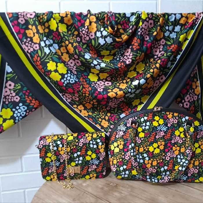 ست کیف و روسری گلدار با کیف پاسپورتی و روسری نخی قواره 140 گل گلی 