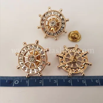 مارک قفل دار نگین دار طلایی