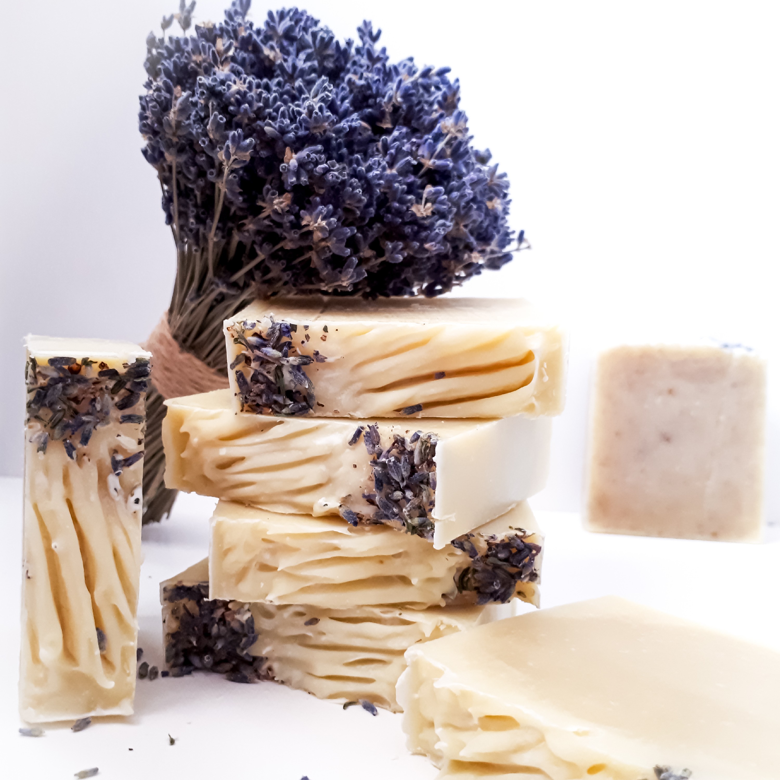 صابون دستساز  گیاهی اسطوخودوس