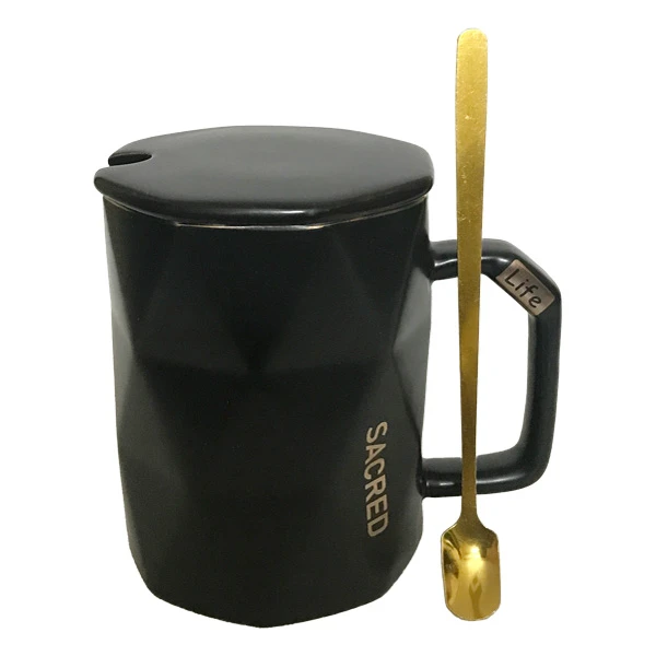 ماگ سرامیک مثلثی سه بعدی درجه یک