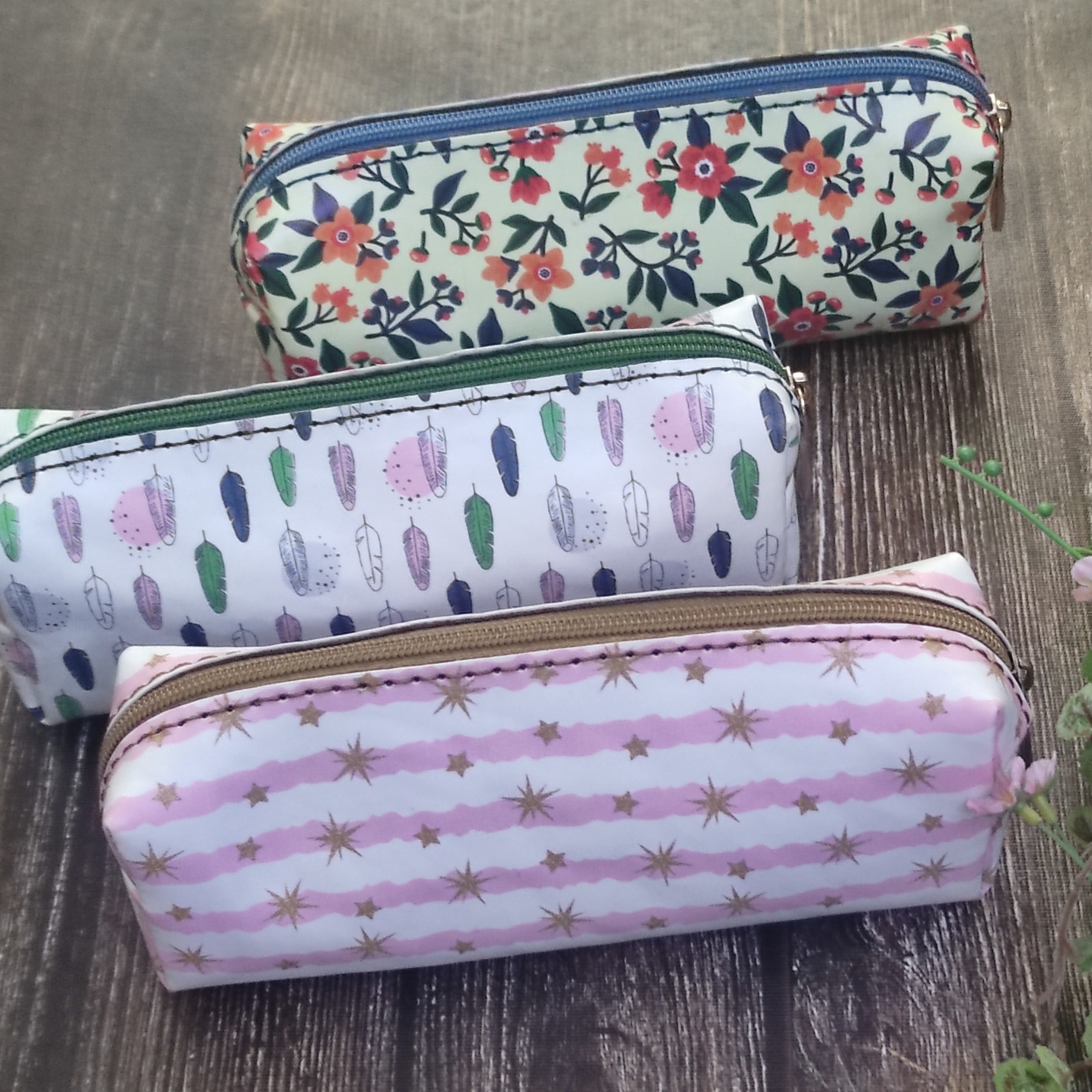 جامدادی دستدوز