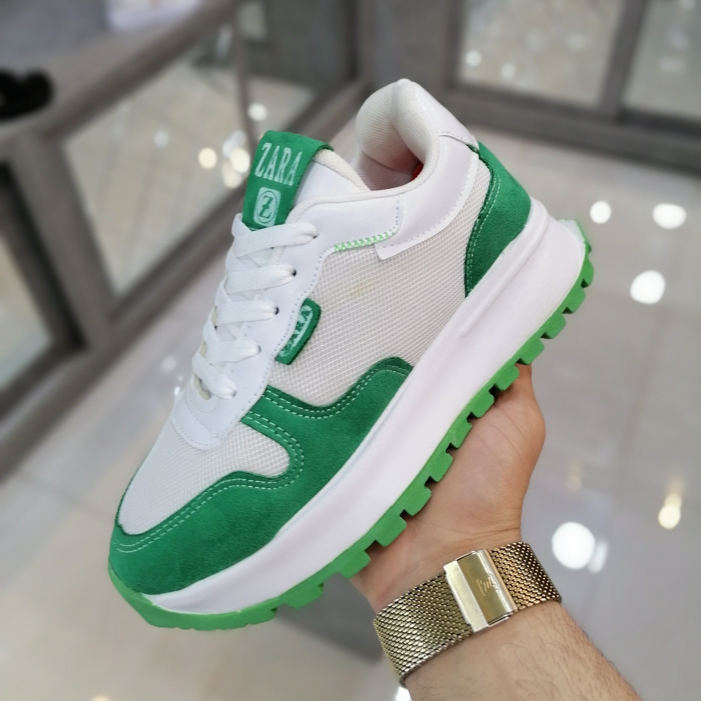 کتونی اسپرت و شیک سایزبندی 37تا40 رنگبندی سفید و سبز