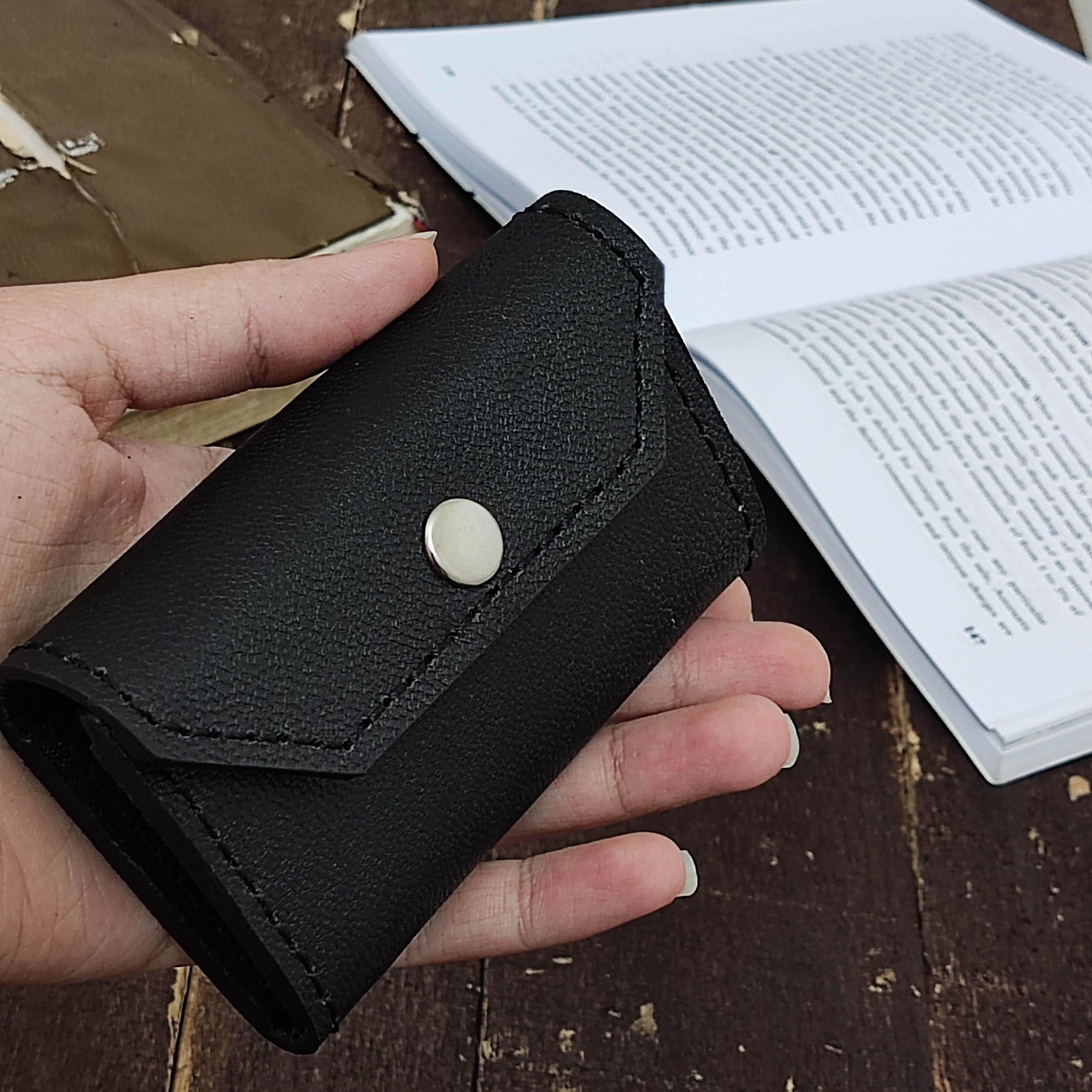 جاکارتی اسپورت از جنس چرم طبیعی سوپربزی و کاملا دست ساز و دست دوز 